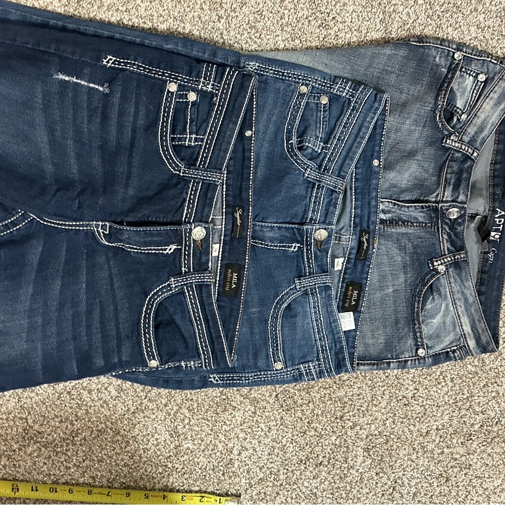 Signature by Levi Strauss and Apt 9 Women's capri Blue Jeans size 10